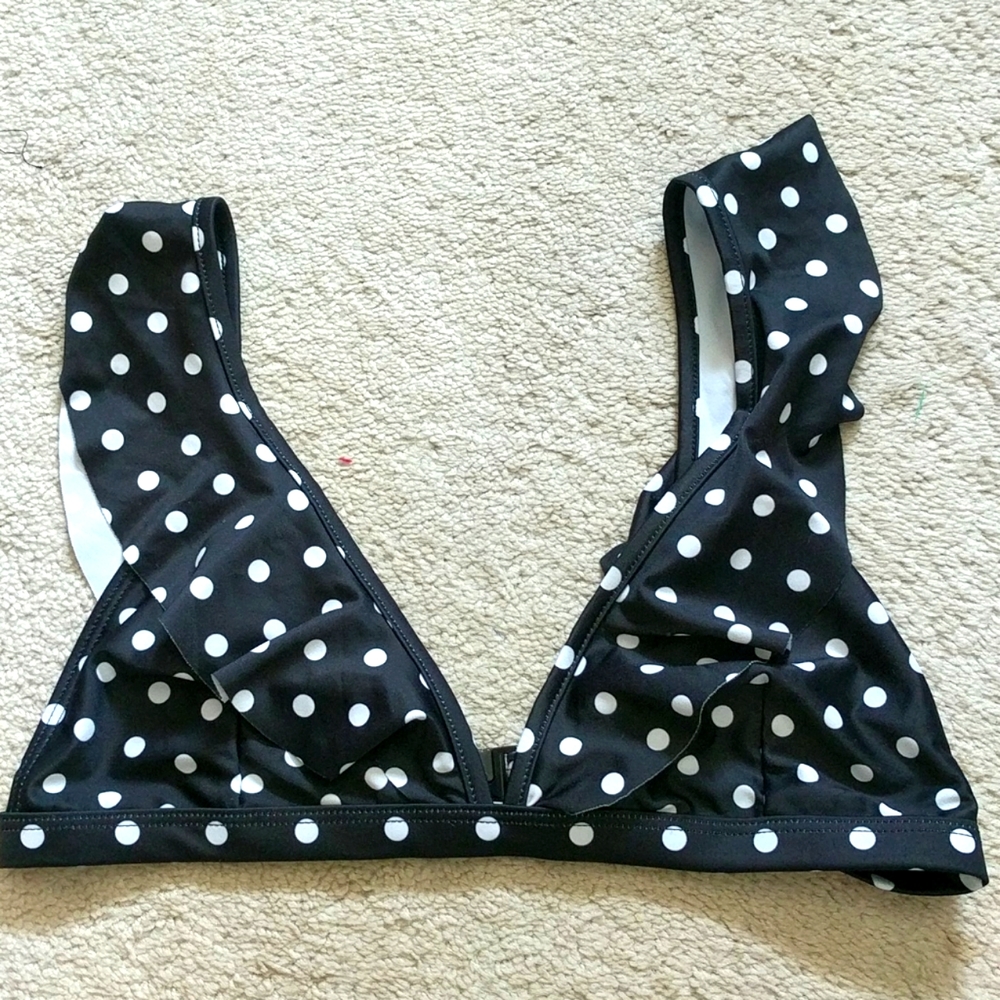 Bikinis - Picture 2 of 6
